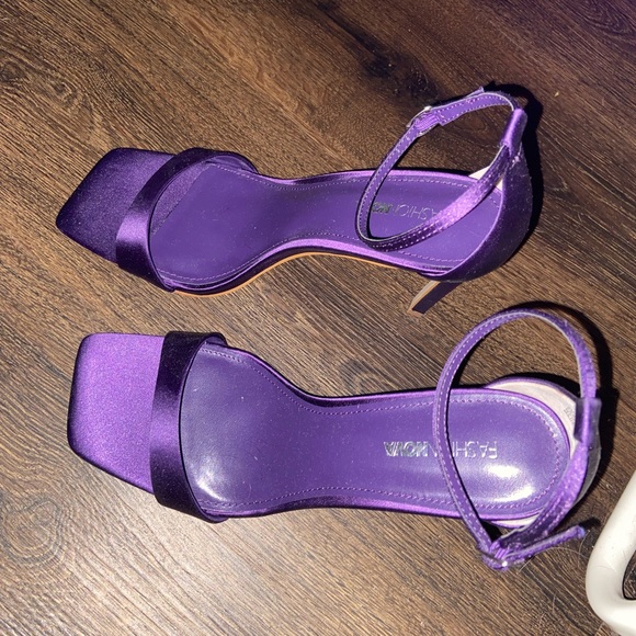 brand new never worn fashion nova purple heels - Picture 1 of 2